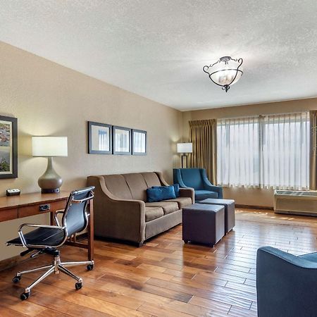 Comfort Inn & Suites Блу Ридж Екстериор снимка